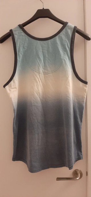 Camiseta Hollister Degradada Azul y Blanca