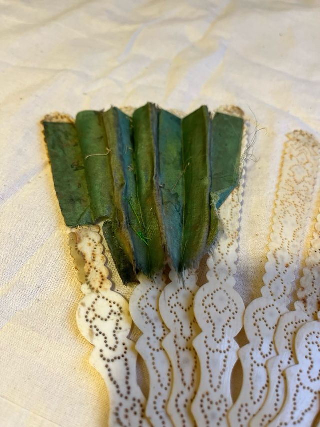 Abanicos antiguos decorados