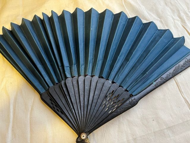Abanicos antiguos decorados
