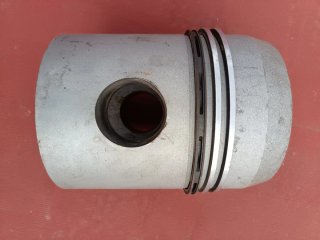 Pistón grande para motor