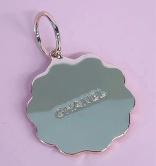 CHANEL CHARM CAMELIA / CHANEL CAMELLIA