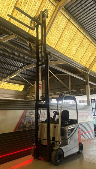 CARRETILLA ELEVADORA 1600 KG SEGUNDA MANO