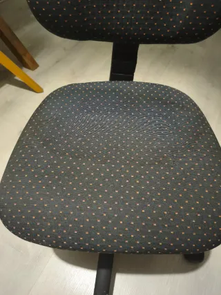 Silla de escritorio con ruedas