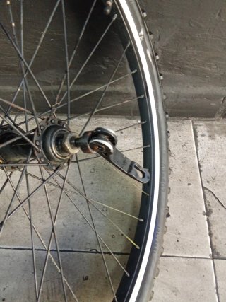 Rueda delantera bicicleta 24 CST