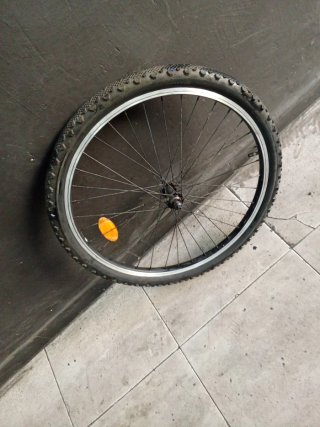 Rueda delantera bicicleta 24 CST