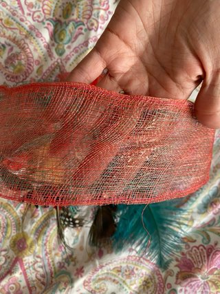 Tocado de fiesta coral y verde azulon