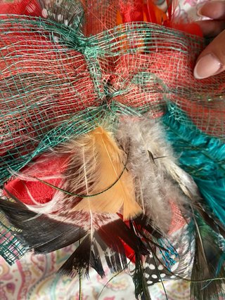 Tocado de fiesta coral y verde azulon