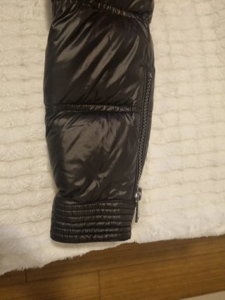 Abrigo corto acolchado negro