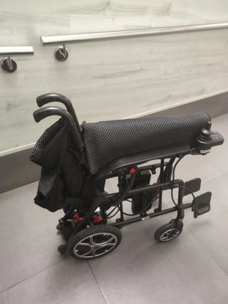 Silla de ruedas eléctrica fibra de carbono