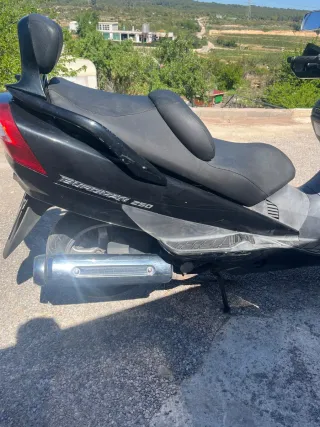 Suzuki Burgman 250 Negra 2008