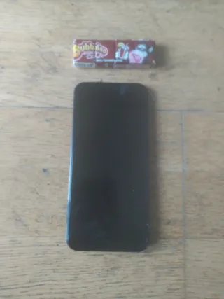 Teléfono móvil negro