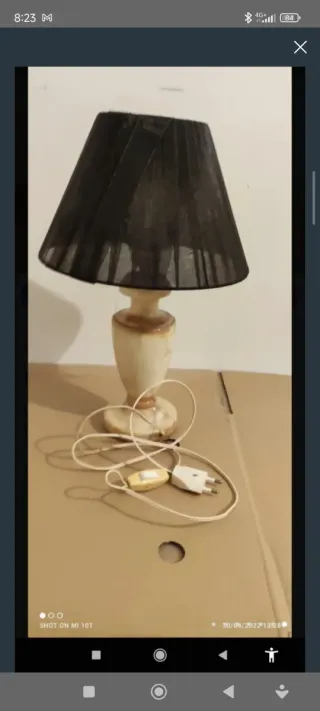 Lámpara de mesa mármol y tulipa negra