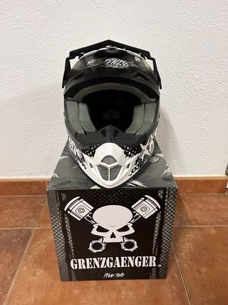 Casco de moto GRENZGAENGER. Talla XS