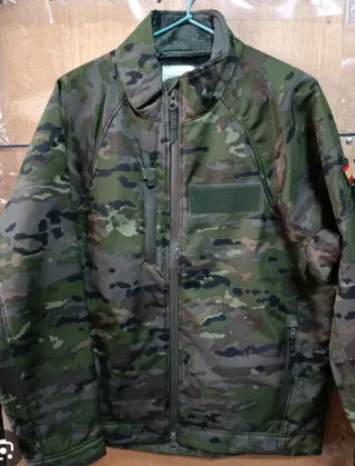 Chaqueta militar forro polar
