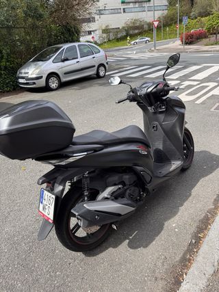 Honda SH 350i 2023 Negra Automática