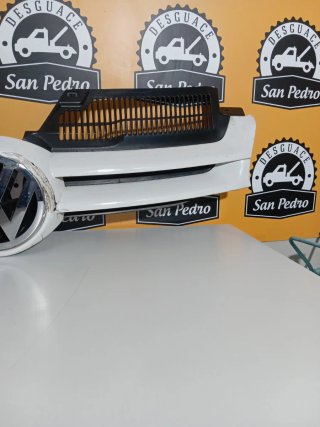 Rejilla Delantera VW Golf V