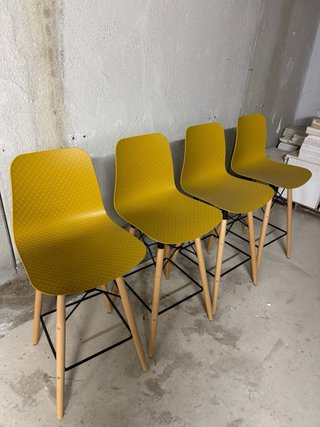 4 Banquetas Taburete Plástico y Madera mostaza