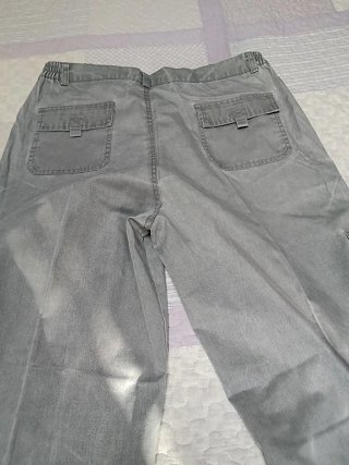 Pantalón cargo gris chico