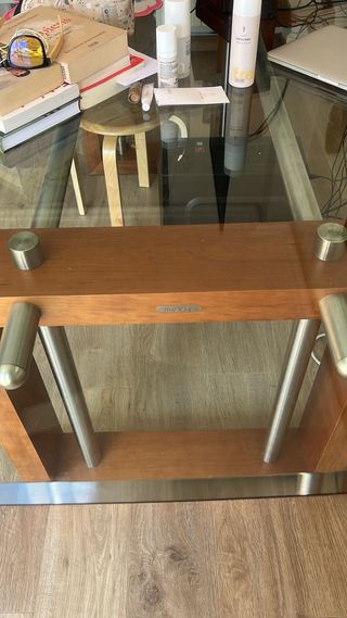 Mesa madera maciza cristal y hierro y 4 silllas.