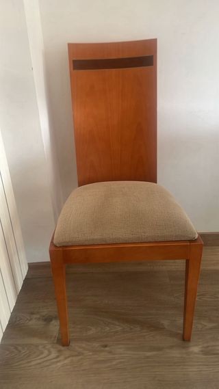 Mesa madera maciza cristal y hierro y 4 silllas.