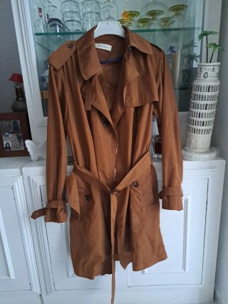 Gabardina UTERQUE Marrón Talla M