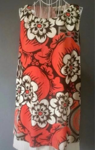 Lote 4 vestidos estampado floral y geométrico