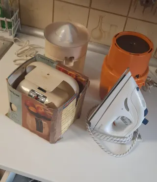 Set Utensili Cucina: Spremiagrumi, Frullatore, Asse da Stiro