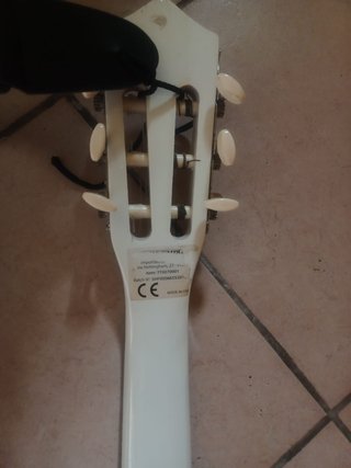 Chitarra Bontempi bianca decorata