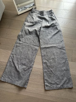 Pantaloni Shein a righe grigie