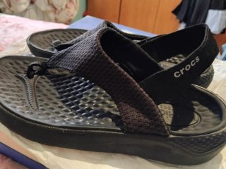 Sandalias Crocs negras
