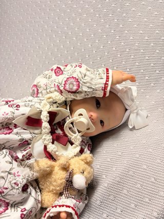 Bebé Reborn realista pintado a mano