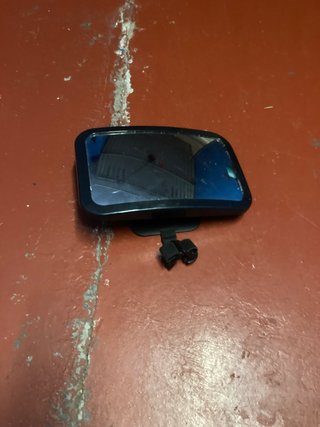 Espejo retrovisor vigila bebés