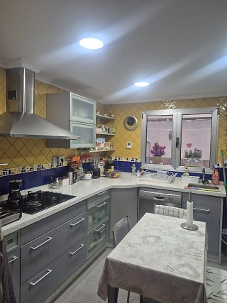 Se alquila espectacular  piso,