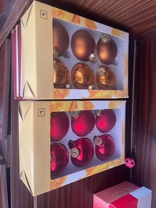 Bolas de Navidad Doradas y Rojas