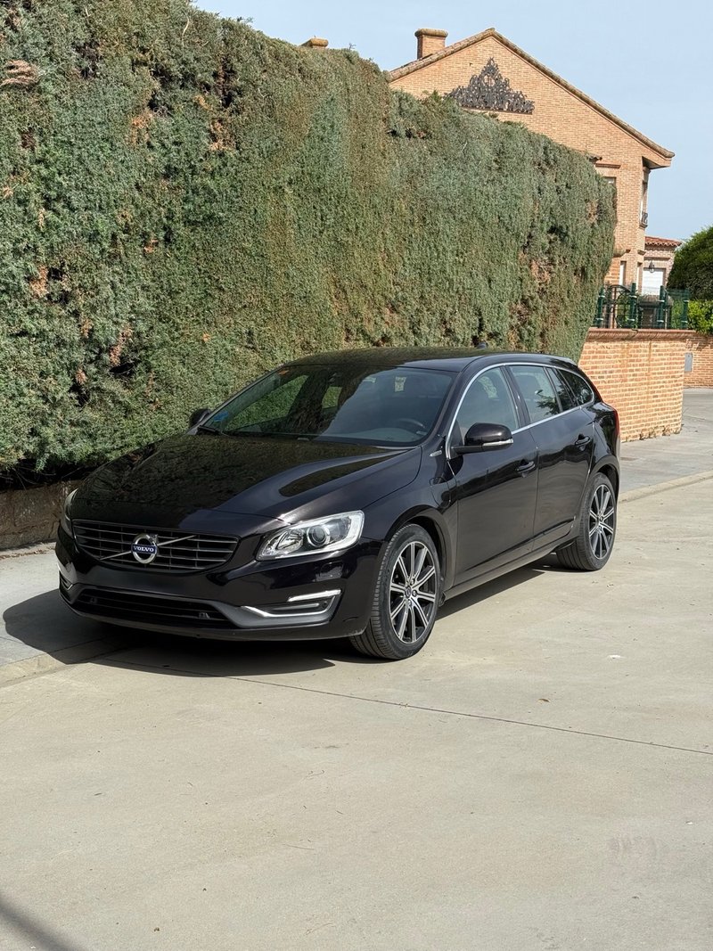 Volvo V60 2015 - foto 1