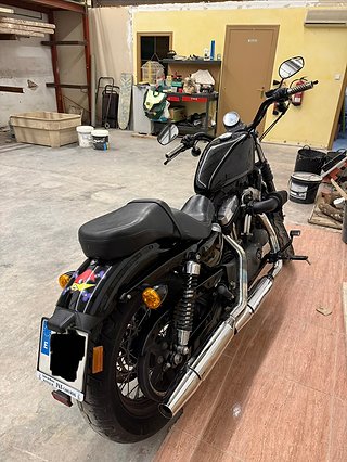 Harley Davidson Sportster XL1200N Negra