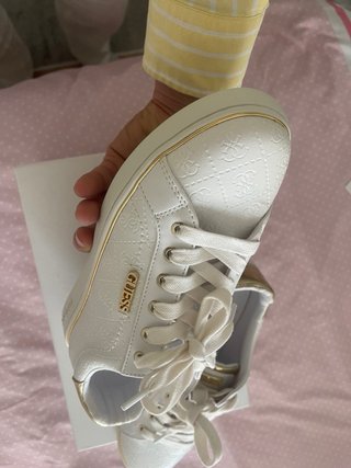 Bambas Guess Blancas y Doradas original 2025/2026