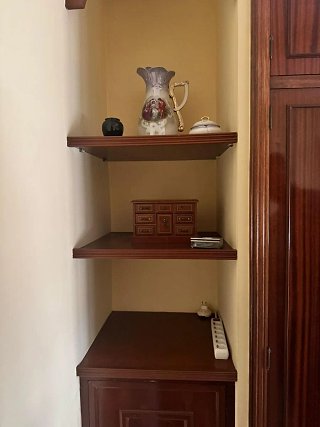 Tengo varias cosas antiguas, muebles,lámparas etc