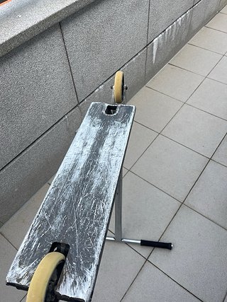 Scooter hecho a piezas
