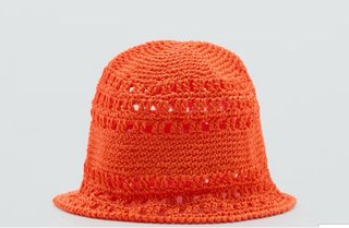 Gorro bucket crochet naranja Mango