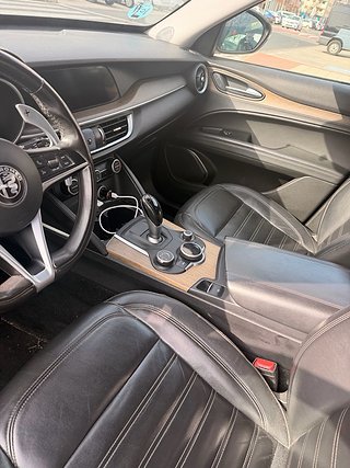 Alfa Romeo Stelvio 2017