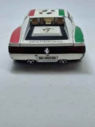 Ferrari Testarossa Italia '90 Bburago scala 1:24.