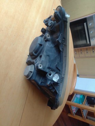 Faro delantero coche