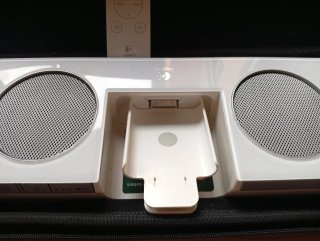 Base Carga y Altavoces Logitech para iPhone y iPod