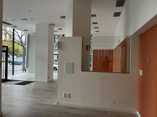 Local comercial en alquiler en Ensanche en Pamplona