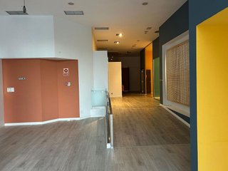 Local comercial en alquiler en Ensanche en Pamplona