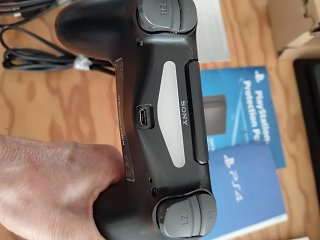 PS4 (PlayStation 4) + 2 controller + Gran Turismo