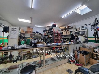 Local comercial en venta en Passeig Maragall - Zona Estació en Gavà