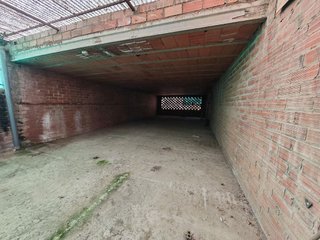 Solar en venta en Les Arenes - La Grípia  Can Montllor en Terrassa