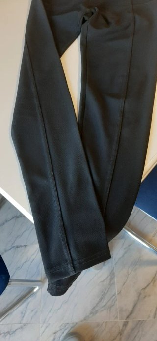 Pantaloni neri eleganti
